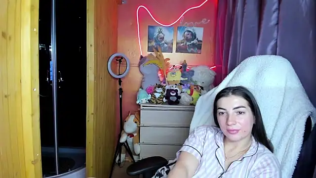 fiery_brunette_ - Fiery_Brunette_'s free webcam - UK Sex Cams