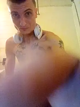 jizzyglizzy92 webcam