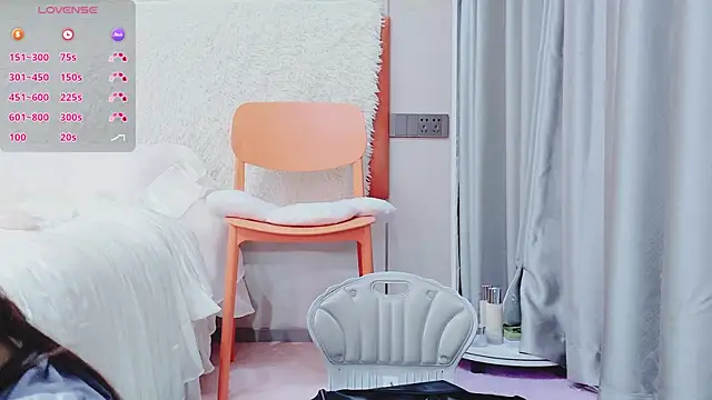 guoguo7777777 (F young) - 上刑具戴乳夹2分钟+控制小粉120秒