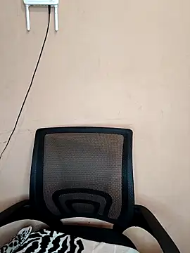 Webcam Model (indianstrawberrylips4u)  is live.Free join now!