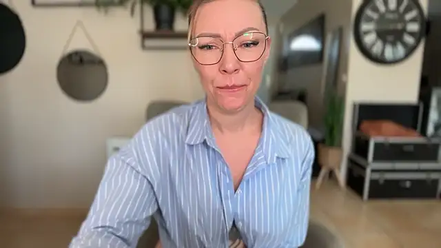 Sacha-xx live sex cam