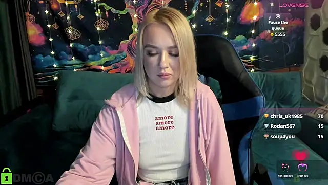 crystalgirl99 - CrystalGirl99's free webcam - UK Sex Cams