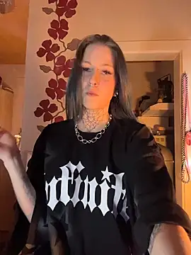 bluevelvetbat420 - BlueVelvetBat420's free webcam - UK Sex Cams