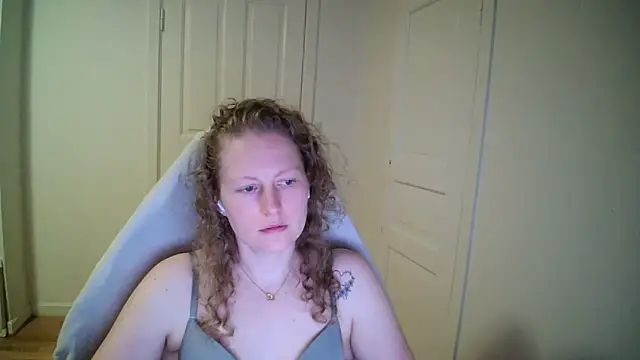 girlnina-1995 - Girlnina-1995's free webcam