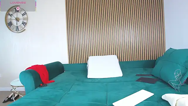 SofiaHanson live sex cam