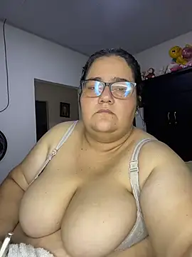 Webcam Model (marianacooper12)  is live.Free join now!