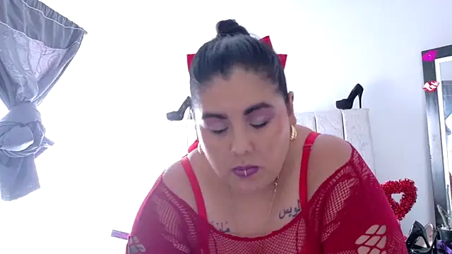 AndreaKinky live sex cam