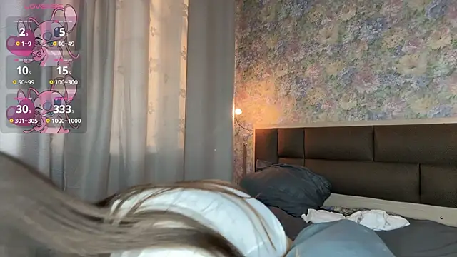 LoraDavi live sex cam