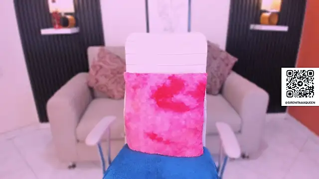 sirenita_petitexoxo (F teen) - Rub My Clit With Two Fingers in Circles