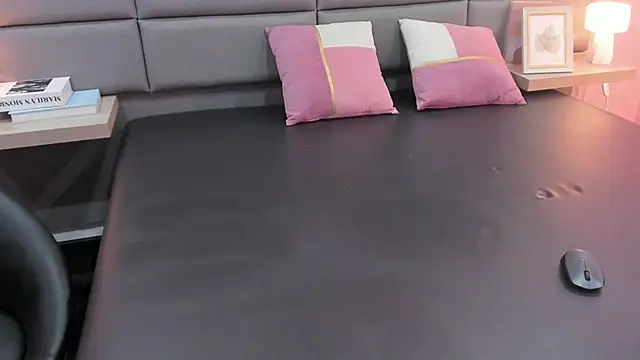 helenn_moore - Helenn_Moore's free webcam - UK Sex Cams