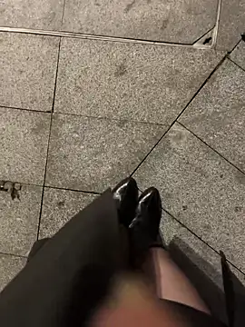 美女petoys在线直播