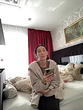 Webcam Model (Emi_RoseMaus)  is live.Free join now!