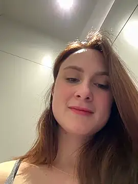 dina_tease (F young) - SHOW PUSSY LIPS RIGHT in CAFE?