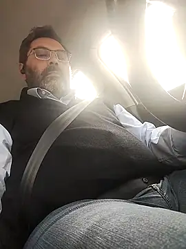 necroforo (M mature) - Senza masturbarmi e venire fino al goal