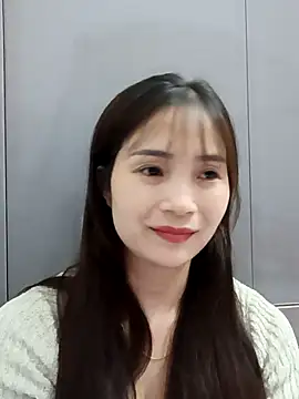 Webcam Model (-Dumi-)  is live.Free join now!