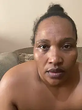 Webcam Model (Amandious)  is live.Free join now!