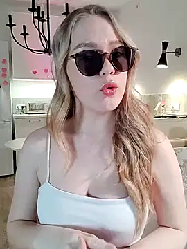 littleforestelf2 - LittleForestELF2's free webcam