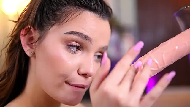 lena_laurent - Lena_Laurent's free webcam - UK Sex Cams