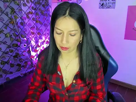 megan_collinss1 - Megan_Collinss1's free webcam - UK Sex Cams