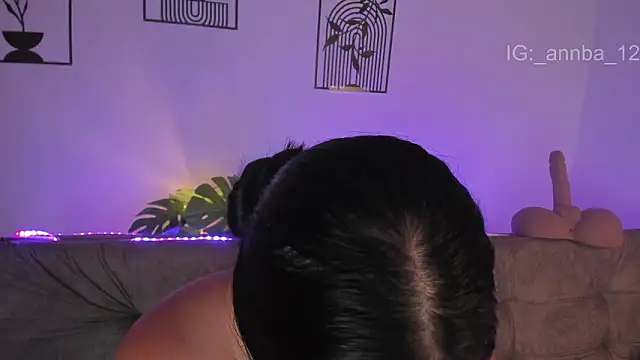 annie_barozzi - Annie_barozzi's free webcam - UK Sex Cams