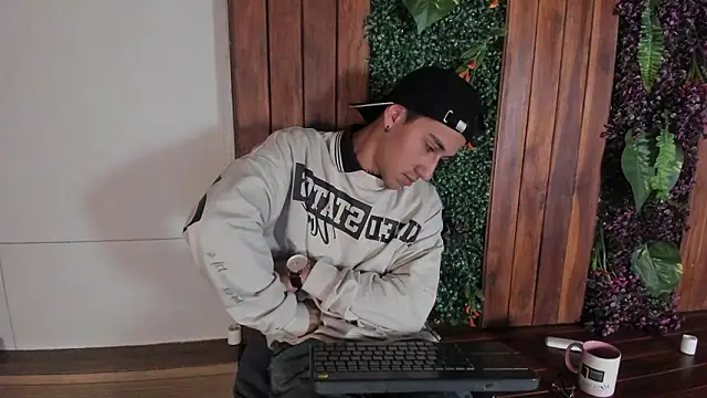 andy_joy_ (M young) - dance