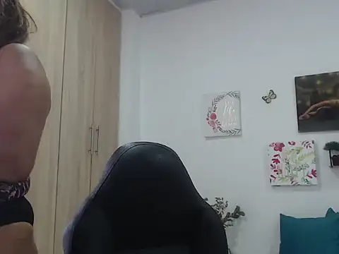 bustymilf_ - BustyMilf_'s free webcam - UK Sex Cams