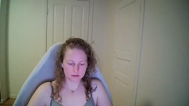 girlnina-1995 - Girlnina-1995's free webcam - UK Sex Cams