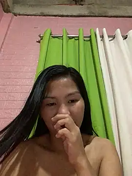 Webcam Model (Cleo17)  is live.Free join now!