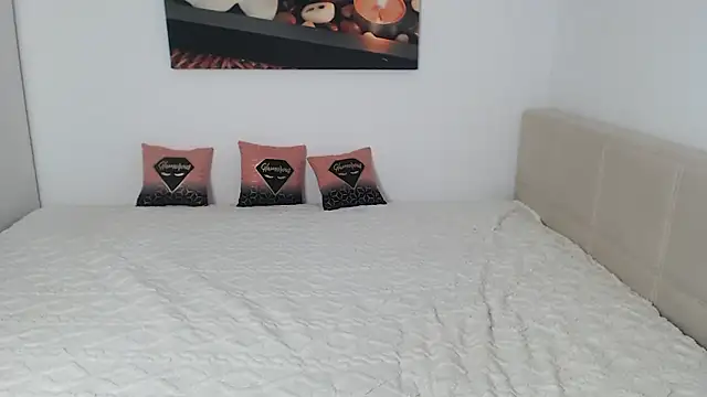 nickyhotxo - NickyHotXO's free webcam