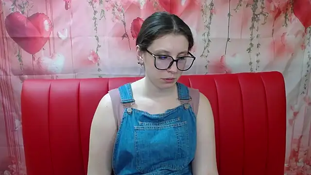 lilianashine - LilianaShine's free webcam