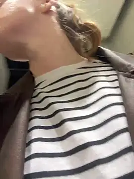 freyja_44 - FReyja_44's free webcam