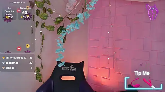 eyes_moonn - Eyes_moonn's free webcam