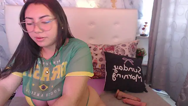 nicolelewllss - Nicolelewllss's free webcam