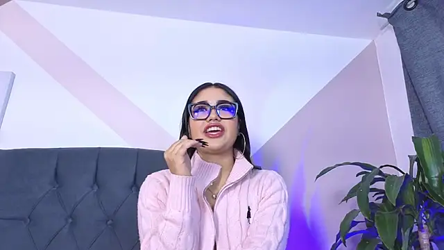 sweetiepie_3 - SweetiePie_3's free webcam