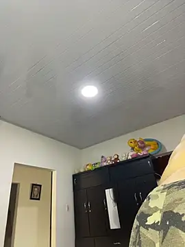 Webcam Model (marianacooper12)  is live.Free join now!