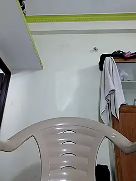 priyanka_30 (F young) - Boobs oiling