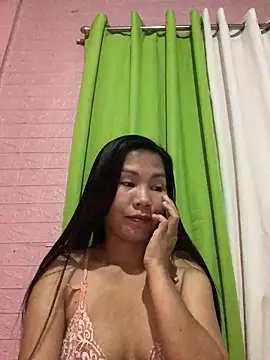 Webcam Model (Cleo17)  is live.Free join now!