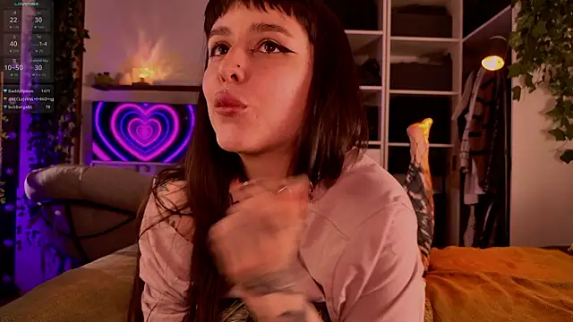 michaellamoon - MichaellaMoon's free webcam