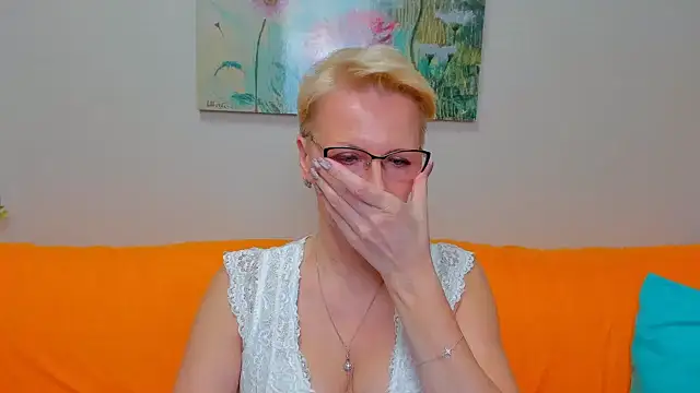 iamyourdream89 - Iamyourdream89's free webcam - UK Sex Cams