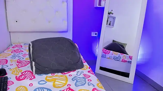 curly_temptation - Curly_temptation's free webcam