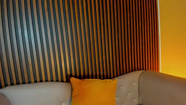 lauraaristizabal - LauraAristizabal's free webcam - UK Sex Cams