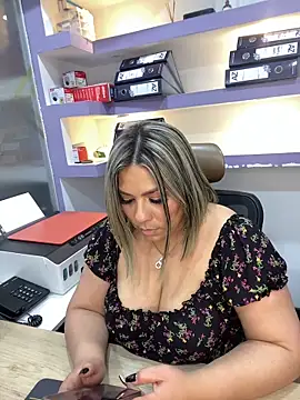 isabella_horney_ Live Webcam on Stripchat