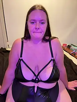 carinabro10 - Carinabro10's free webcam - UK Sex Cams