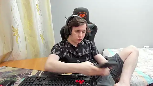 iliaskrislove - Iliaskrislove's free webcam - UK Sex Cams