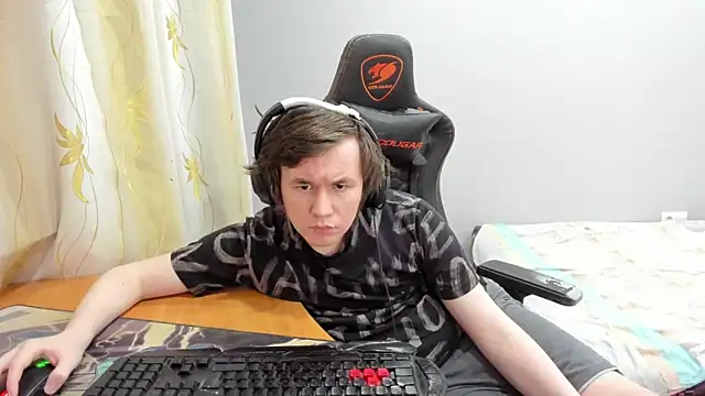 iliaskrislove - Iliaskrislove's free webcam - UK Sex Cams