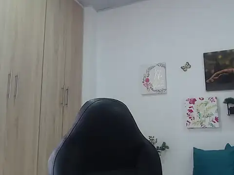 bustymilf_ - BustyMilf_'s free webcam - UK Sex Cams