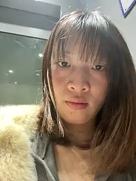 美女littleqiu在线直播