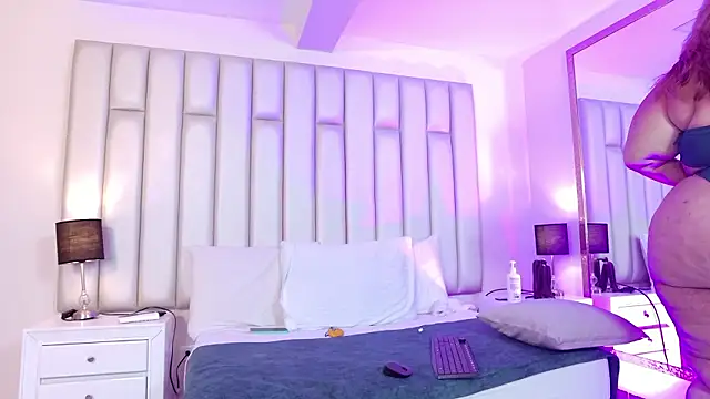 aandreaperez - Aandreaperez's free webcam - UK Sex Cams