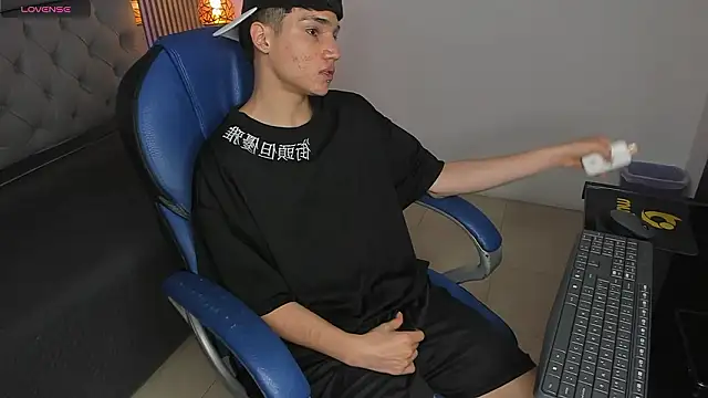 samblack_ (M twink) - cum show