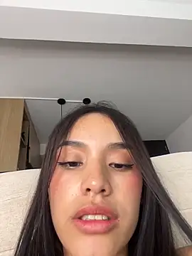 Webcam Model (Mia-villalobos)  is live.Free join now!